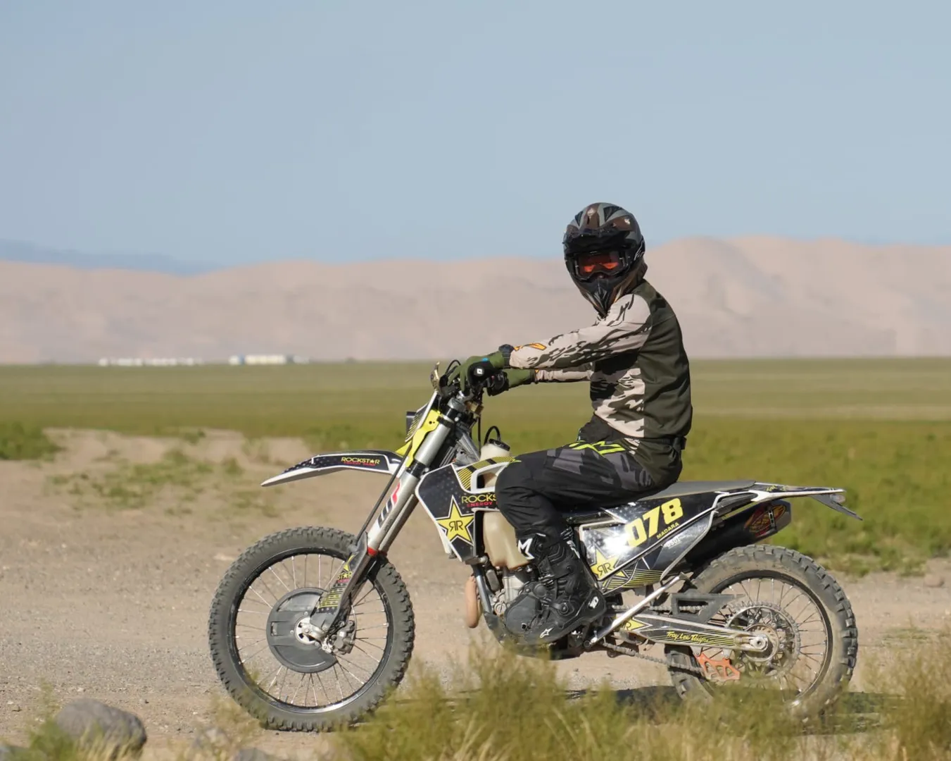 Bayanzag - Flaming cliffs